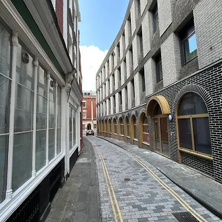 Modern 2 Bed In City Centre Bristol