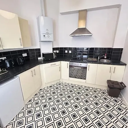 Modern 2 Bed In City Centre Apartman Bristol