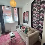 Modern 2 Bed In City Centre Апартаменти Бристоль