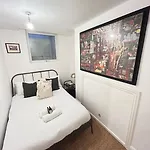 Апартаменти Modern 2 Bed In City Centre *