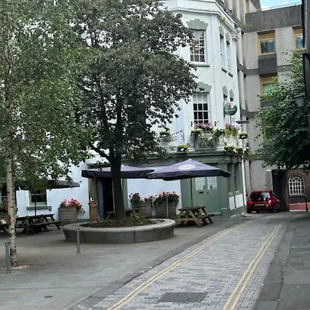 Modern 2 Bed In City Centre * Бристоль